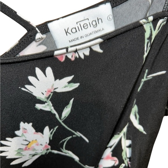 Kaileigh Cold Shoulder Floral Crisscross Blouse – Size Large - Picture 6 of 6